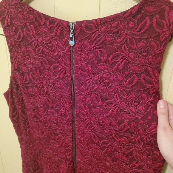 Beautiful, Like-New Lace Dress - Picture 3 of 3